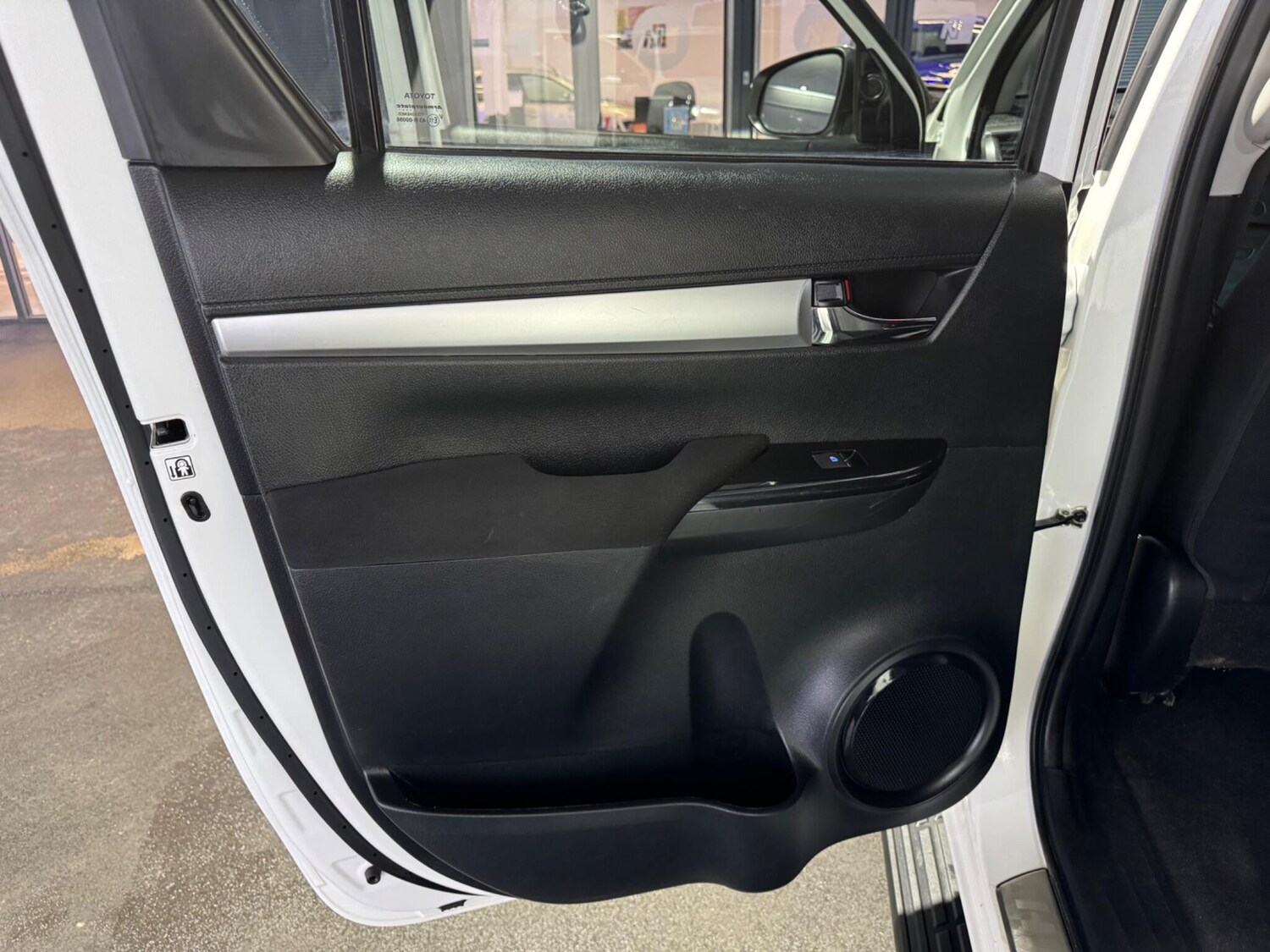 Used Toyota Hilux 2023 for sale - 77386355: Photo 66