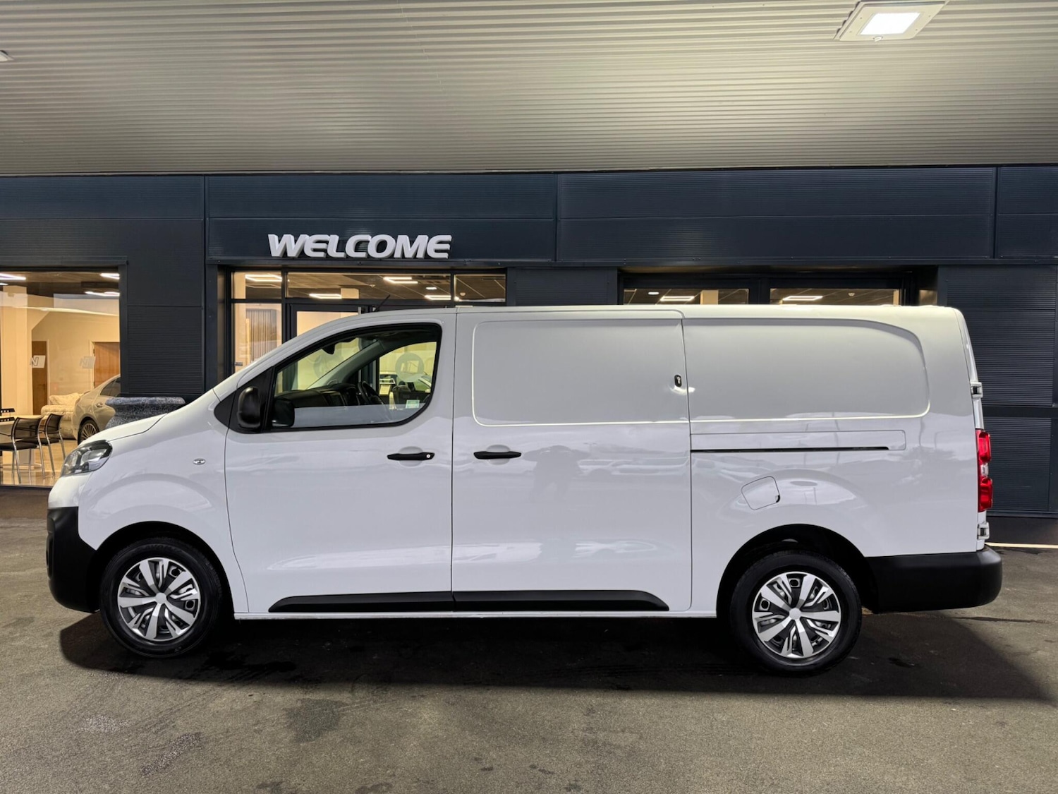 Used Vauxhall Vivaro 2022 for sale - 76550458: Photo 6