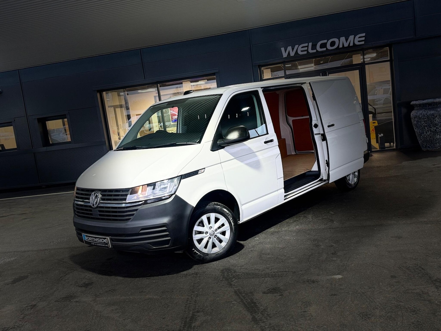 Used Volkswagen Transporter 2023 for sale - 76561527: Photo 19