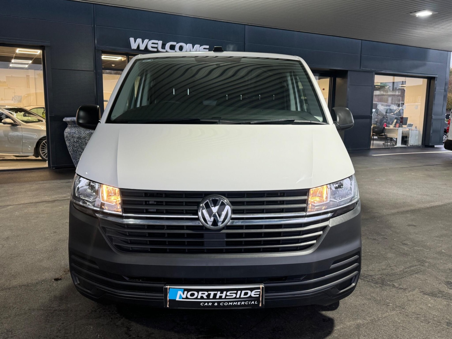 Used Volkswagen Transporter 2023 for sale - 76561527: Photo 2