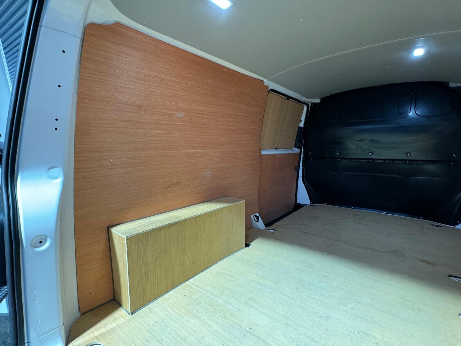 Used Volkswagen Transporter 2023 for sale - 76561527: Photo 25