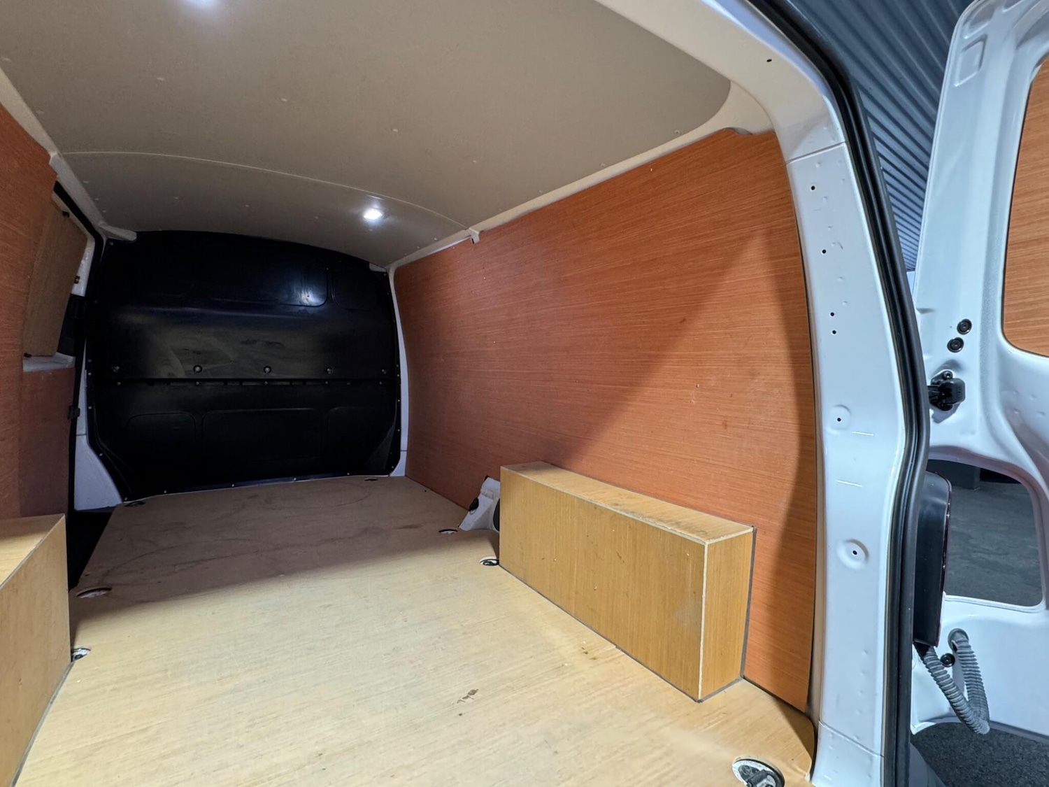 Used Volkswagen Transporter 2023 for sale - 76561527: Photo 26