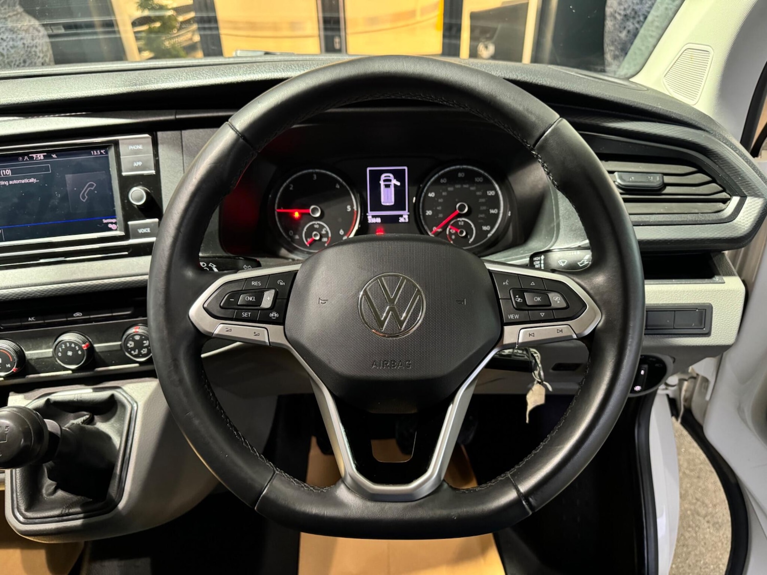 Used Volkswagen Transporter 2023 for sale - 76561527: Photo 37