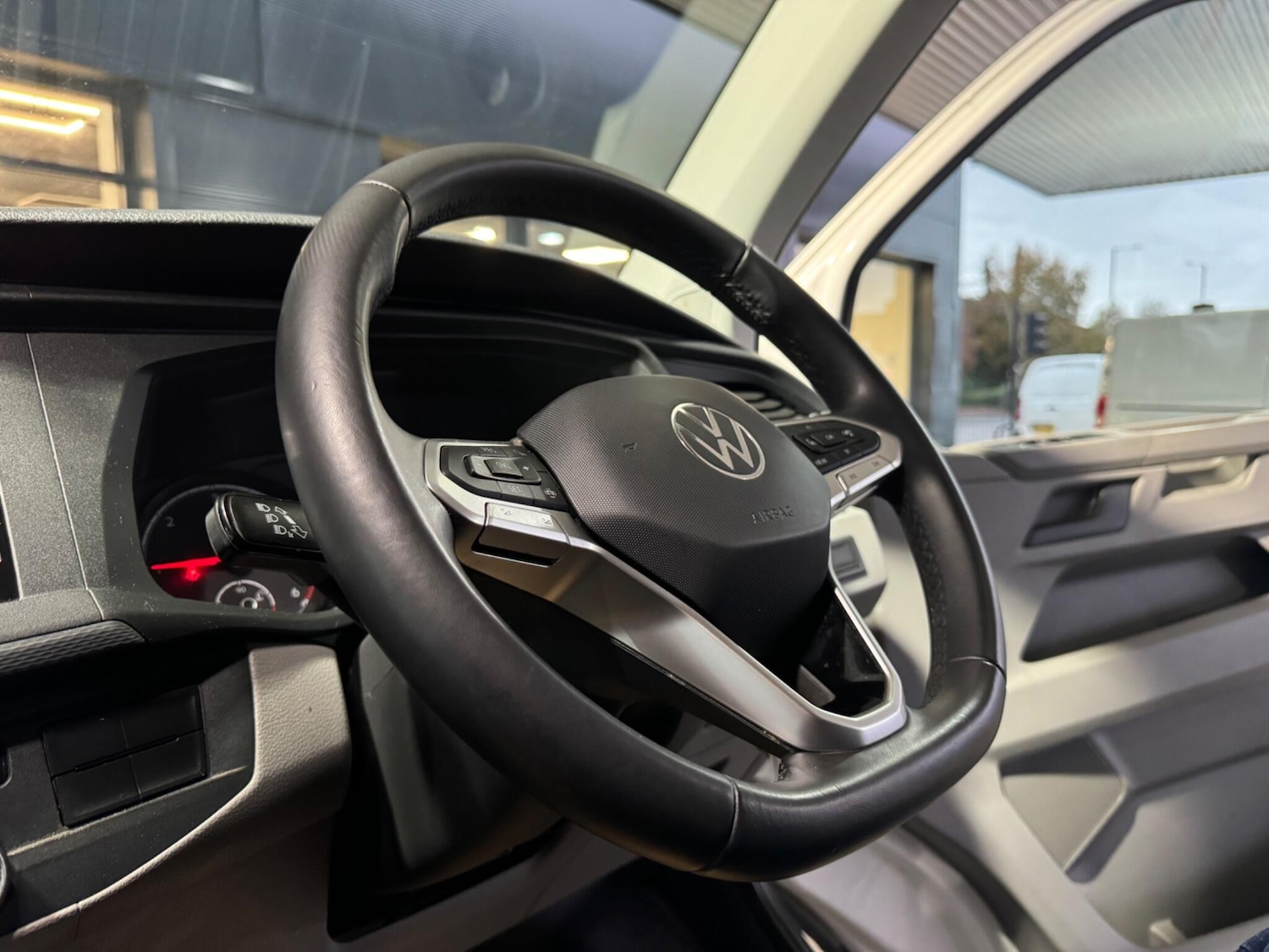 Used Volkswagen Transporter 2023 for sale - 76561527: Photo 38