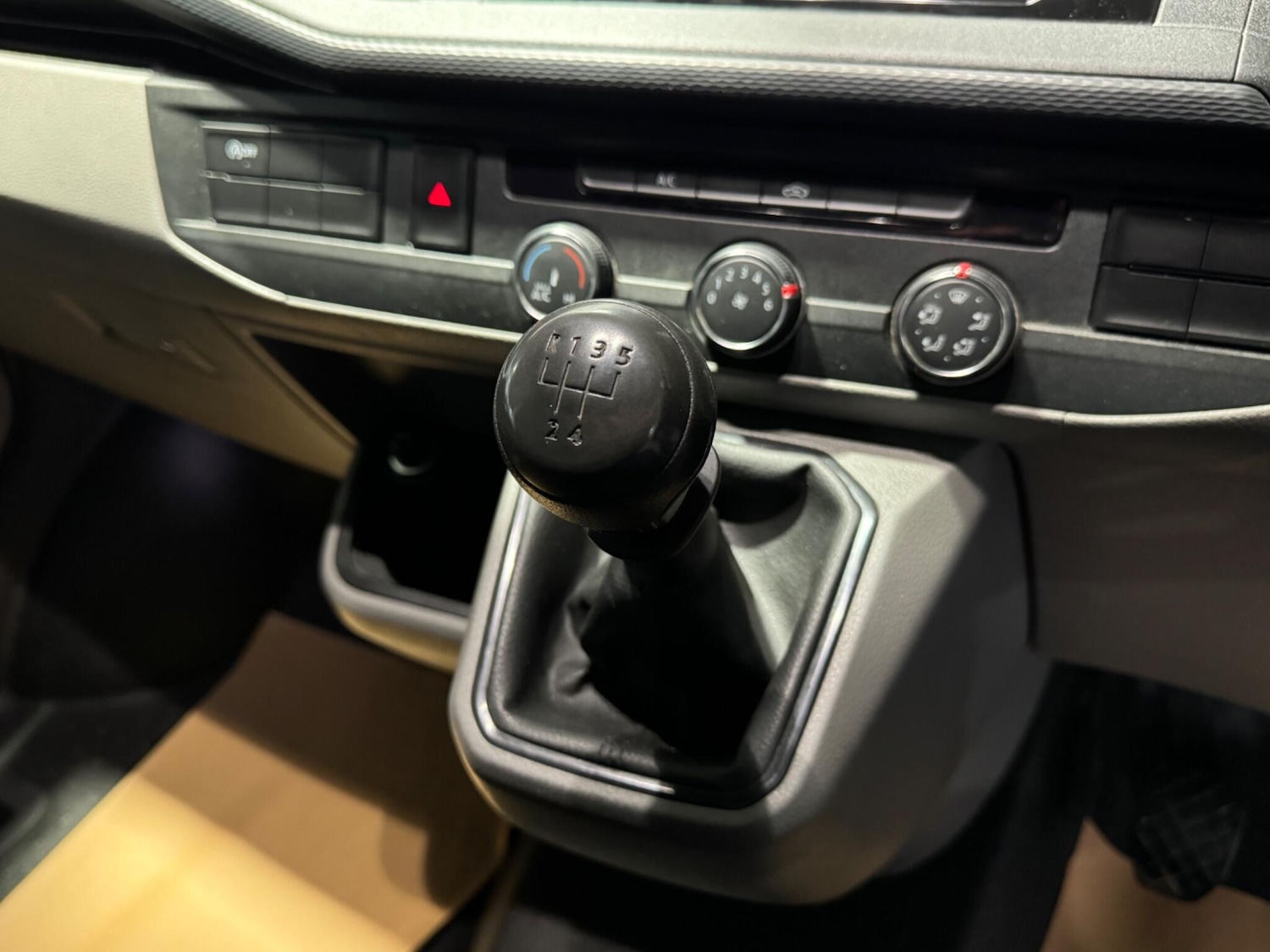 Used Volkswagen Transporter 2023 for sale - 76561527: Photo 53