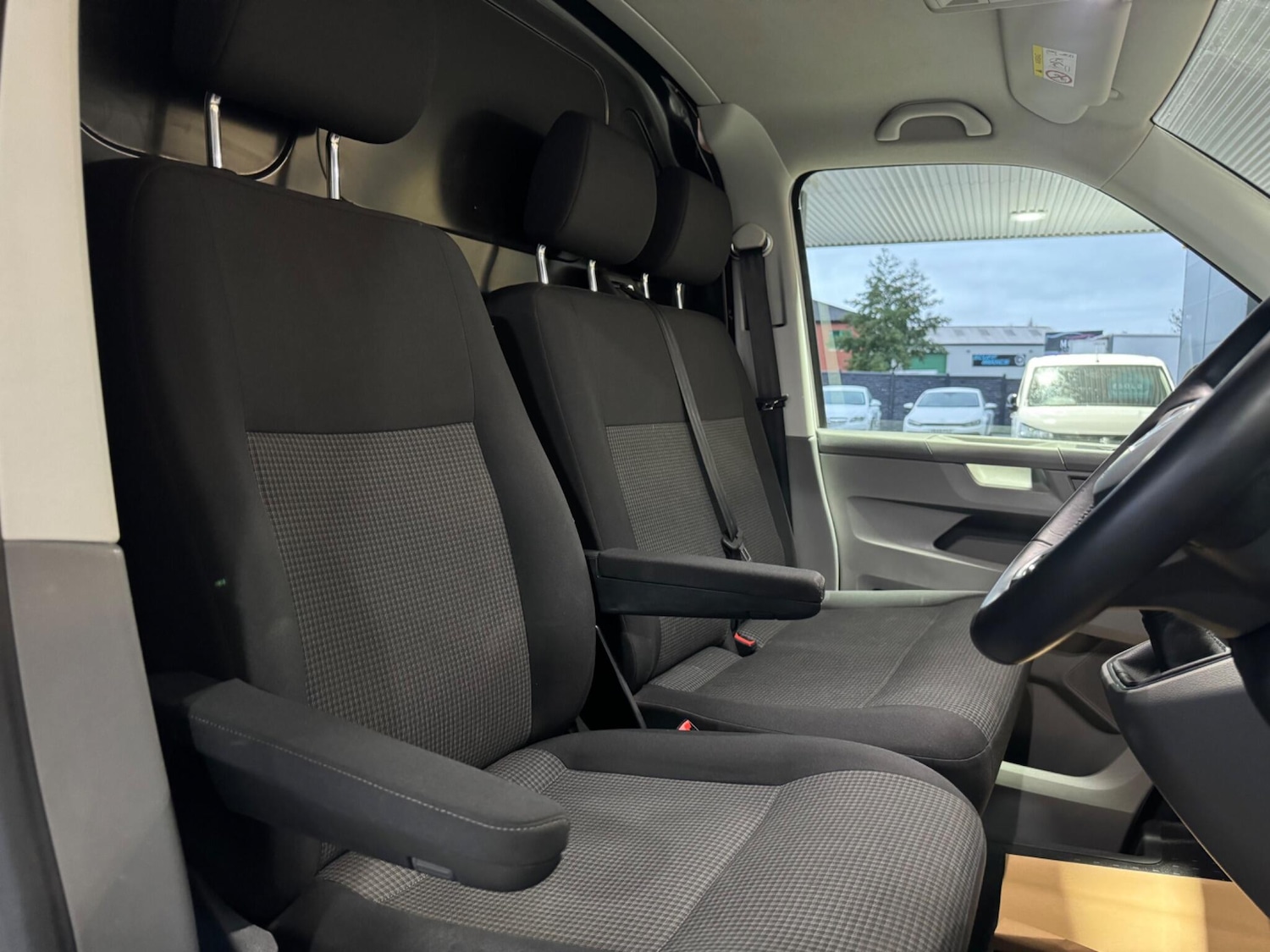 Used Volkswagen Transporter 2023 for sale - 76561527: Photo 55