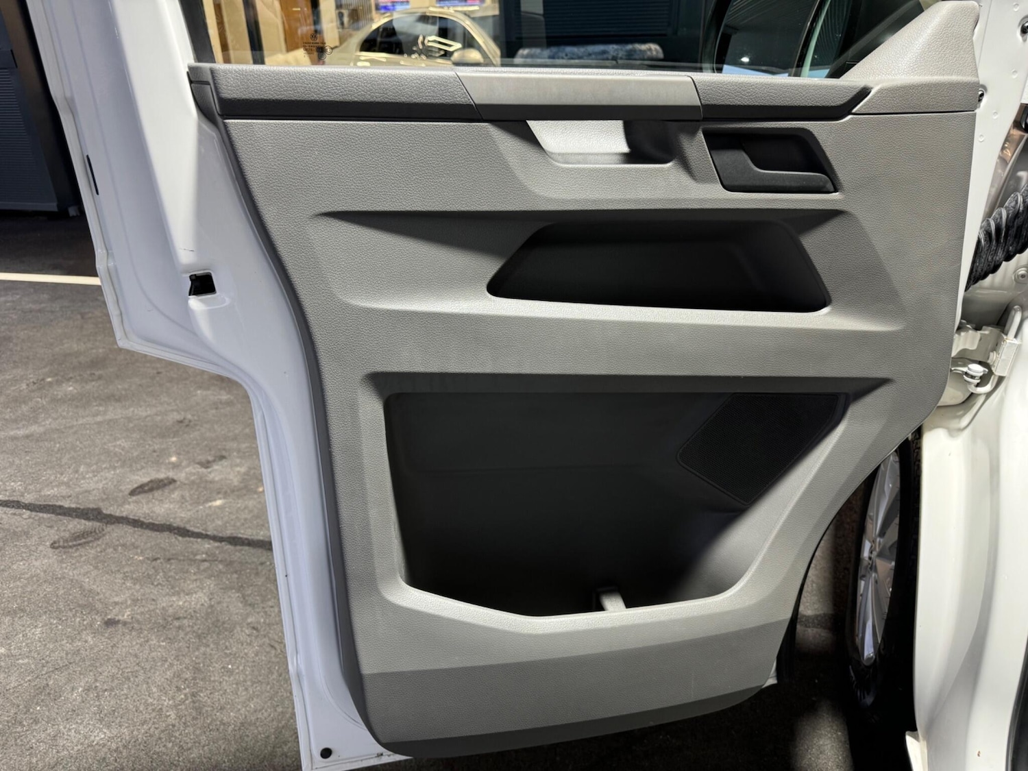 Used Volkswagen Transporter 2023 for sale - 76561527: Photo 58