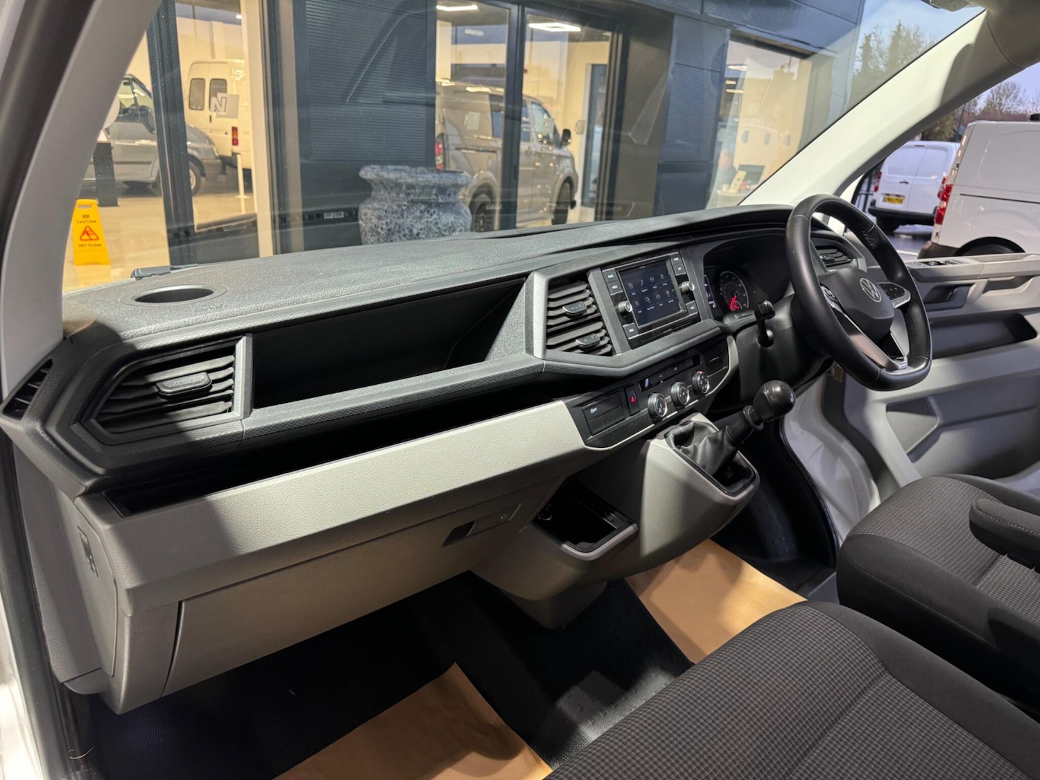 Used Volkswagen Transporter 2023 for sale - 76561527: Photo 59