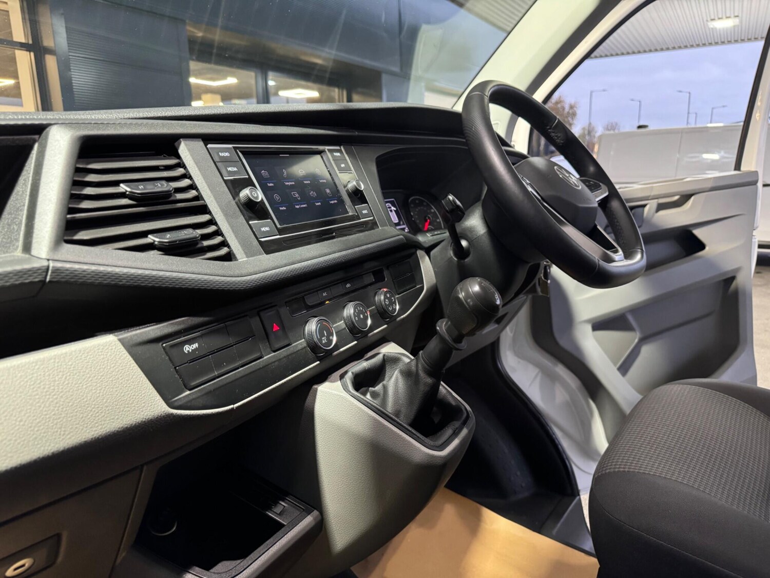 Used Volkswagen Transporter 2023 for sale - 76561527: Photo 60