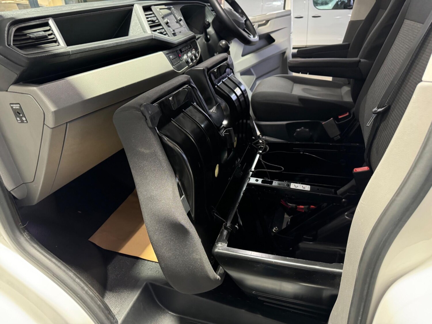 Used Volkswagen Transporter 2023 for sale - 76561527: Photo 63