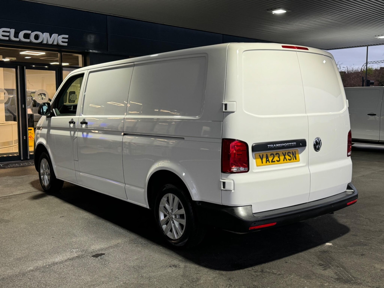 Used Volkswagen Transporter 2023 for sale - 76561527: Photo 7