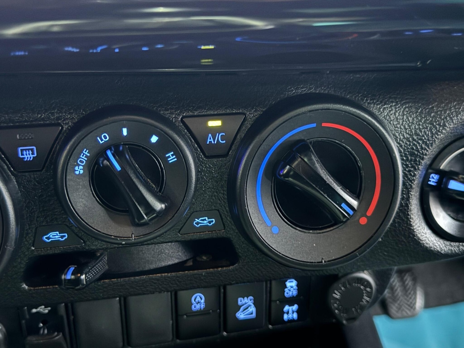 Used Toyota Hilux 2022 for sale - 77441301: Photo 49