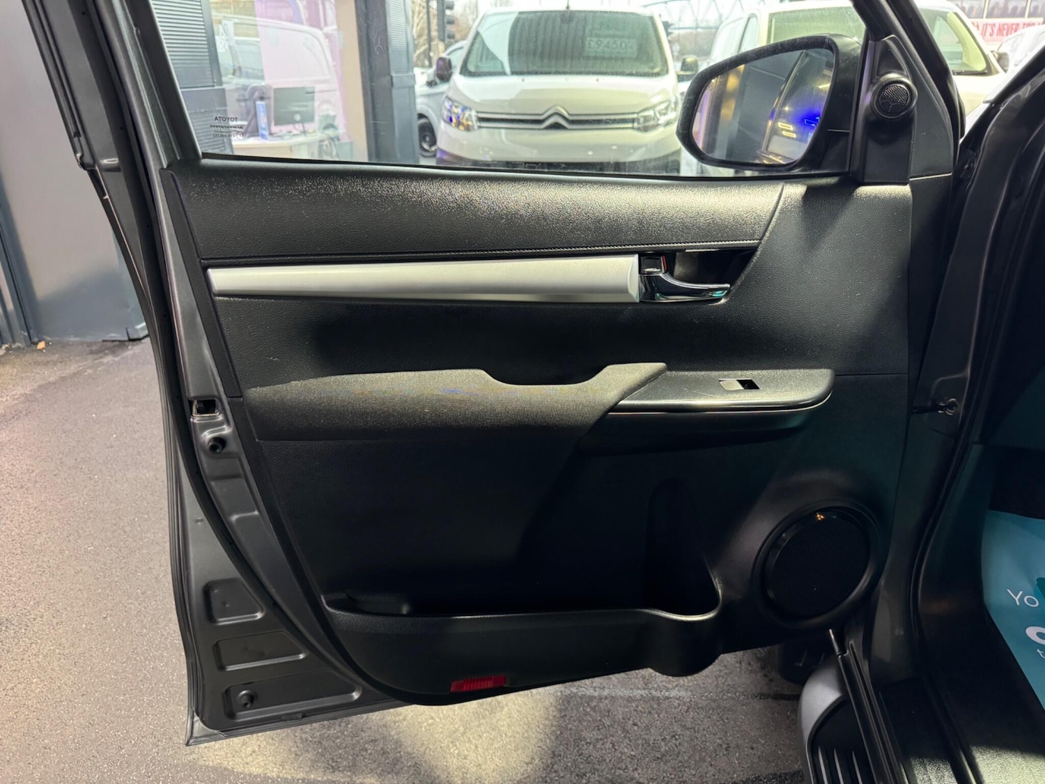 Used Toyota Hilux 2022 for sale - 77441301: Photo 56