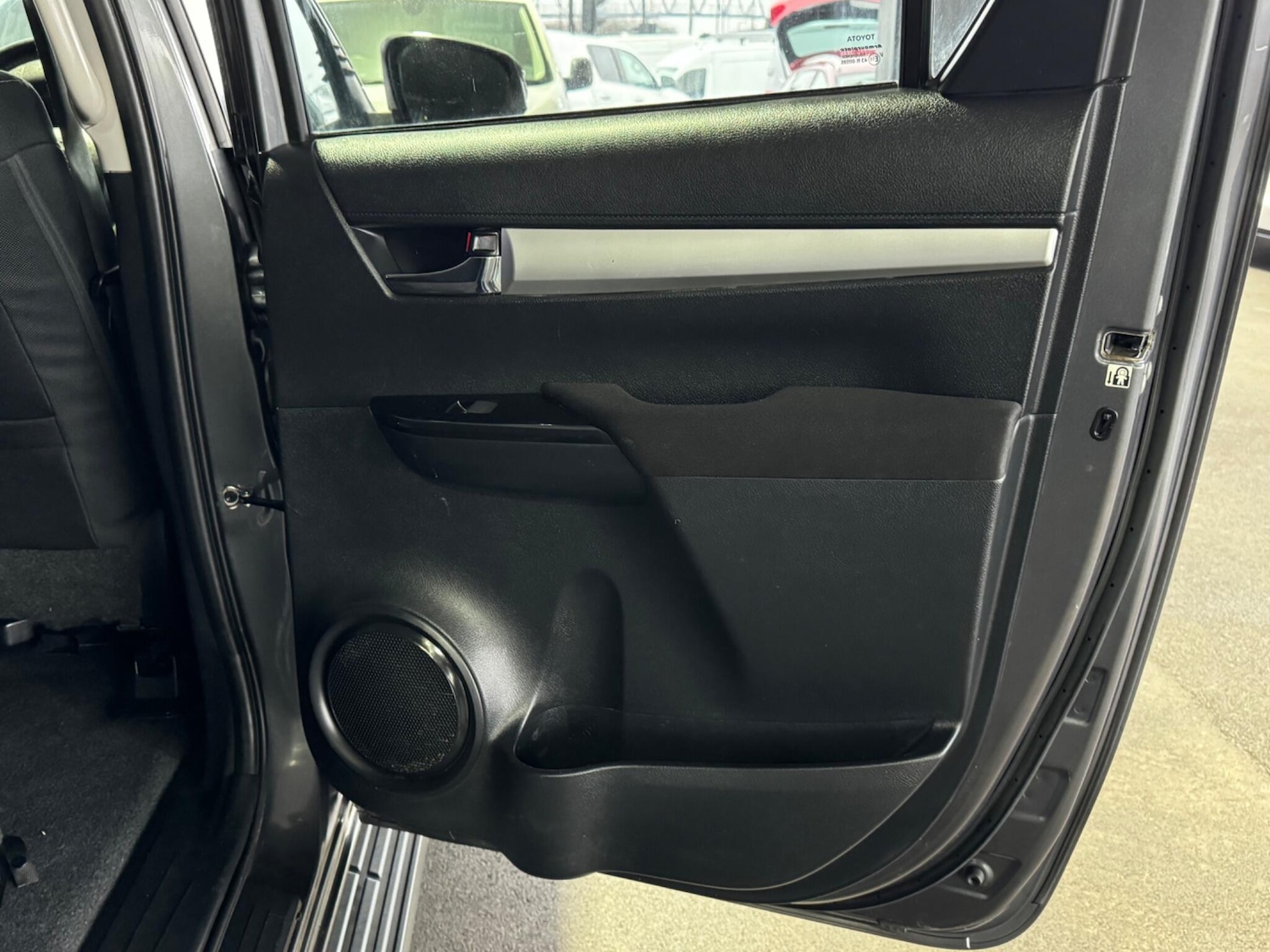 Used Toyota Hilux 2022 for sale - 77441301: Photo 63