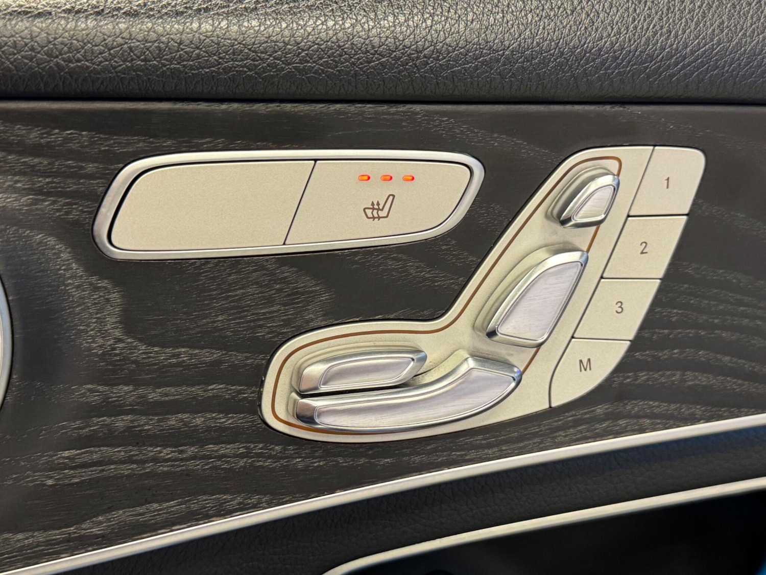 Used Mercedes-Benz GLC 2016 for sale - 76927060: Photo 30