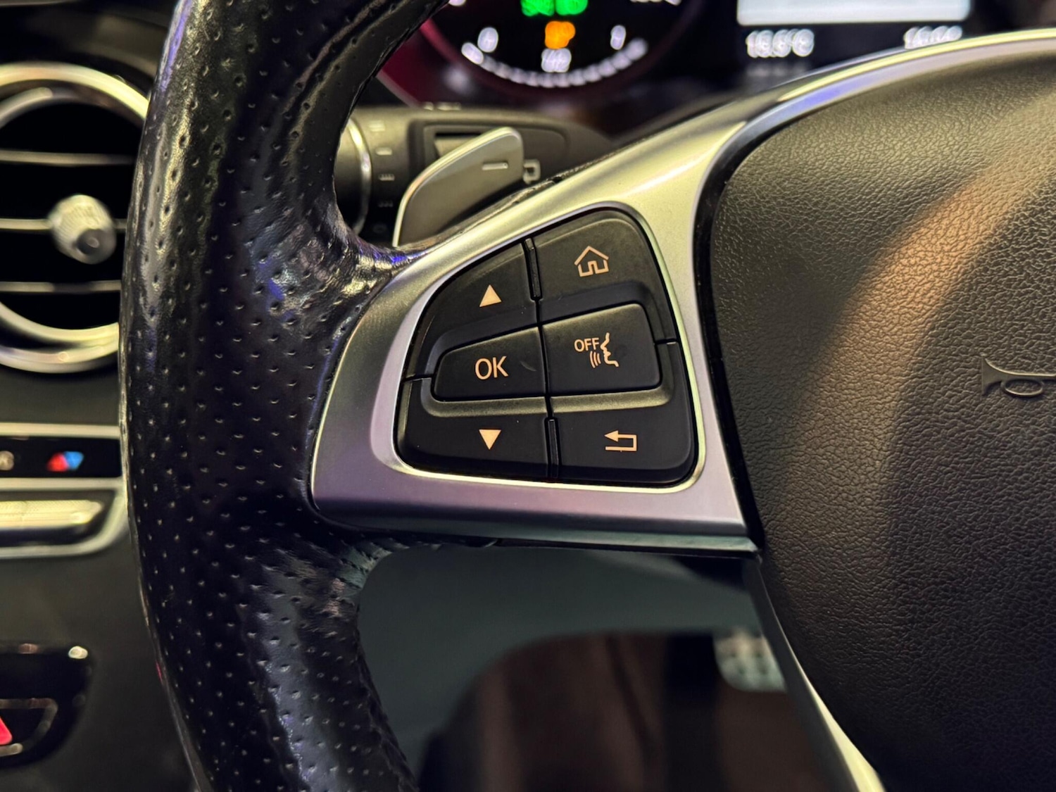 Used Mercedes-Benz GLC 2016 for sale - 76927060: Photo 40