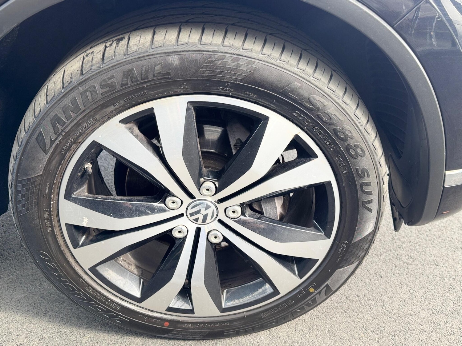 Used Volkswagen Touareg 2015 for sale - 78033789: Photo 26