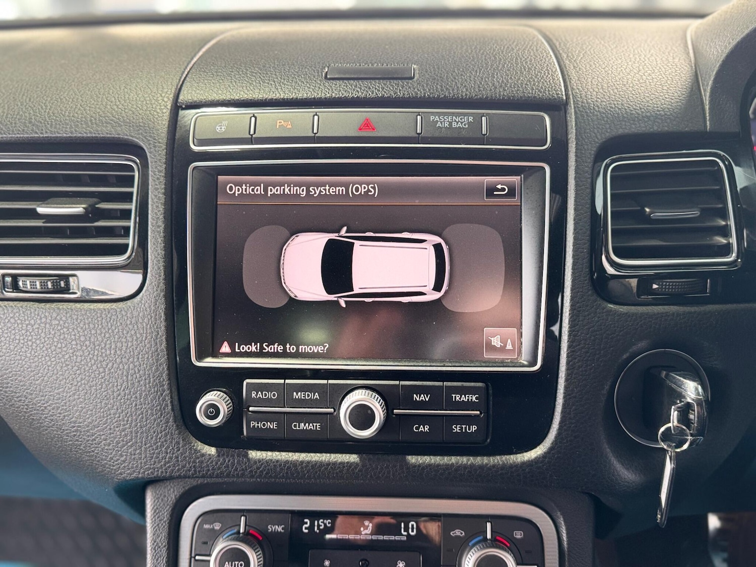 Used Volkswagen Touareg 2015 for sale - 78033789: Photo 42