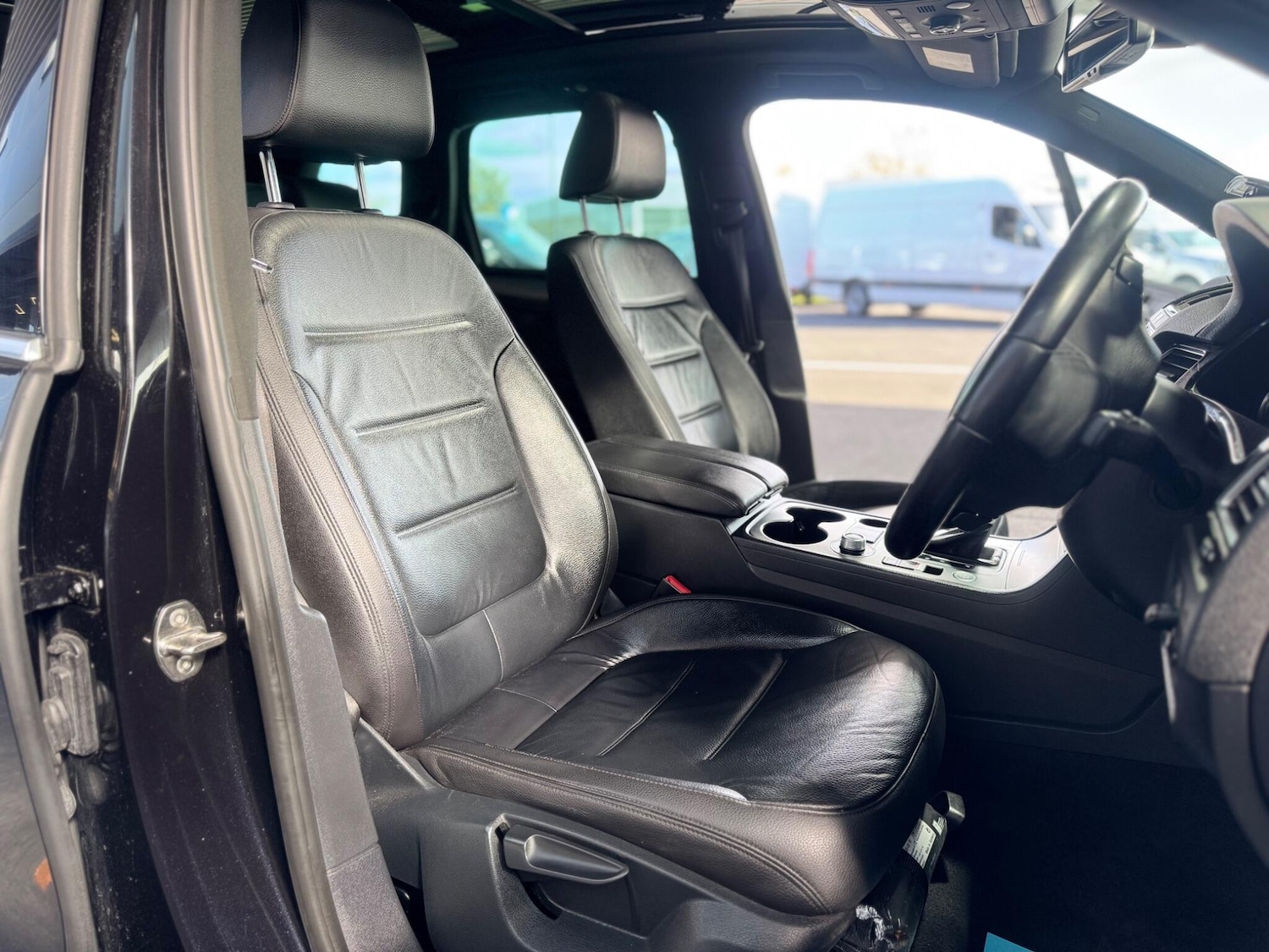 Used Volkswagen Touareg 2015 for sale - 78033789: Photo 50