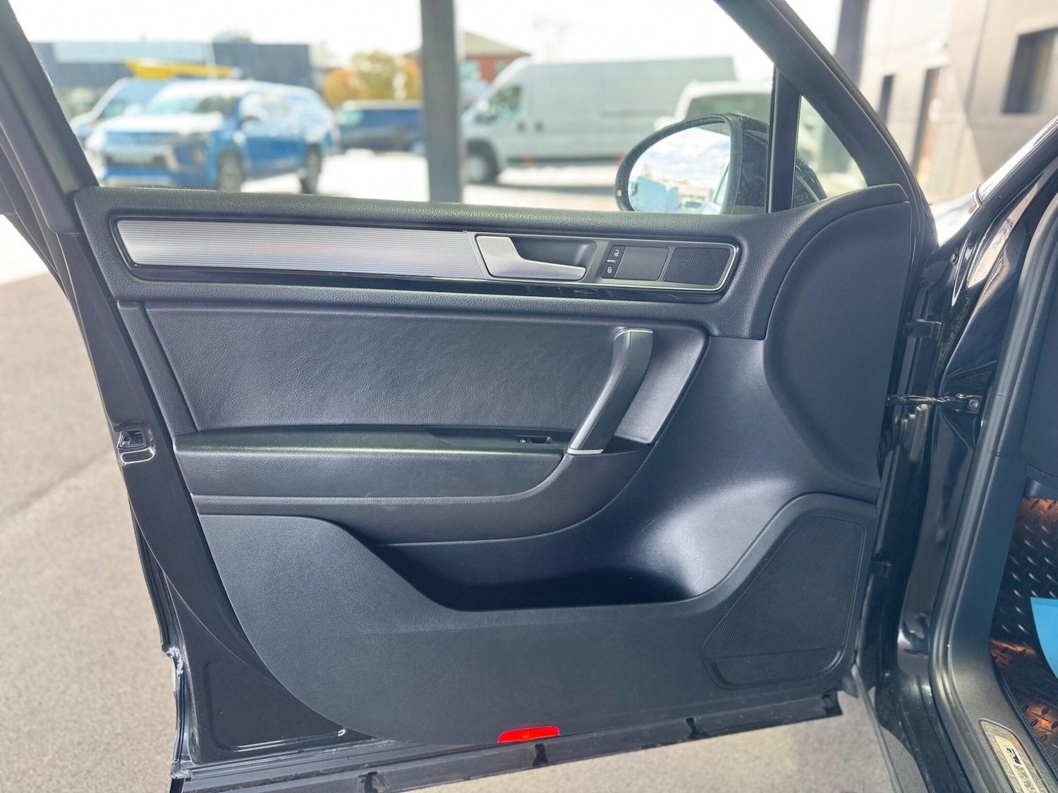 Used Volkswagen Touareg 2015 for sale - 78033789: Photo 57