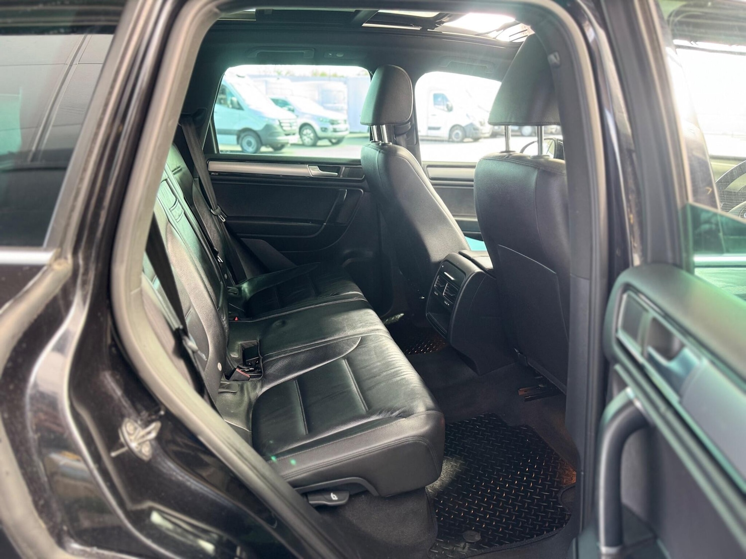 Used Volkswagen Touareg 2015 for sale - 78033789: Photo 64