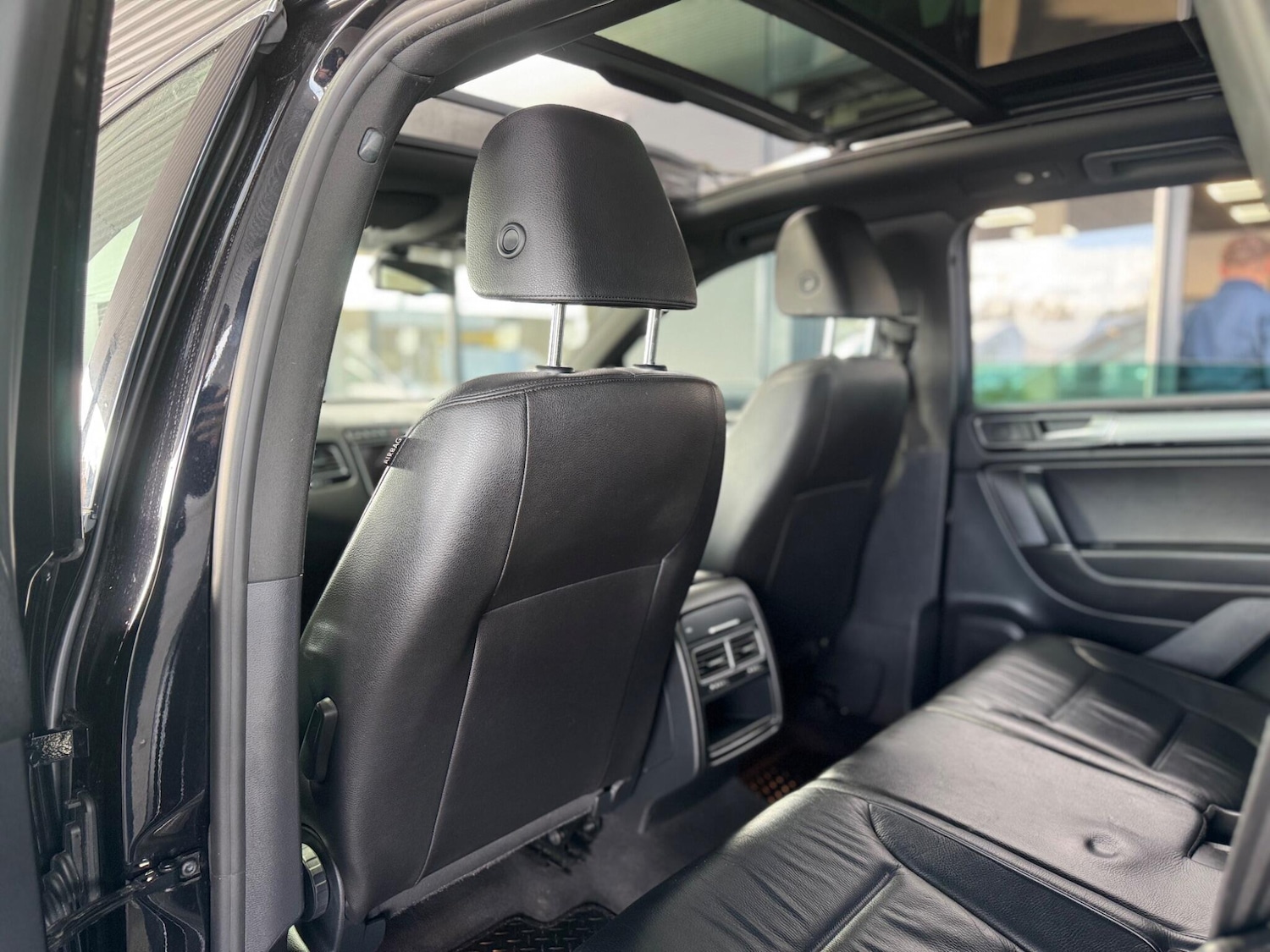 Used Volkswagen Touareg 2015 for sale - 78033789: Photo 65