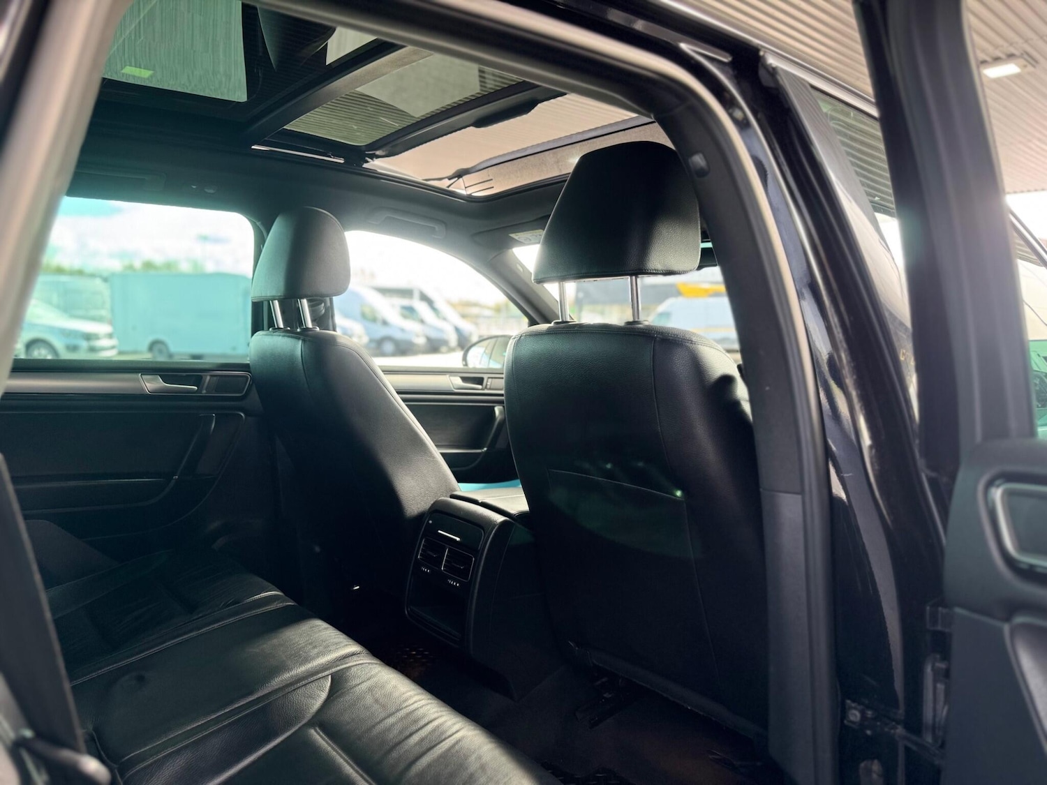 Used Volkswagen Touareg 2015 for sale - 78033789: Photo 66