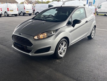 Used Ford Fiesta Van 2015 for sale - 76059732: Photo