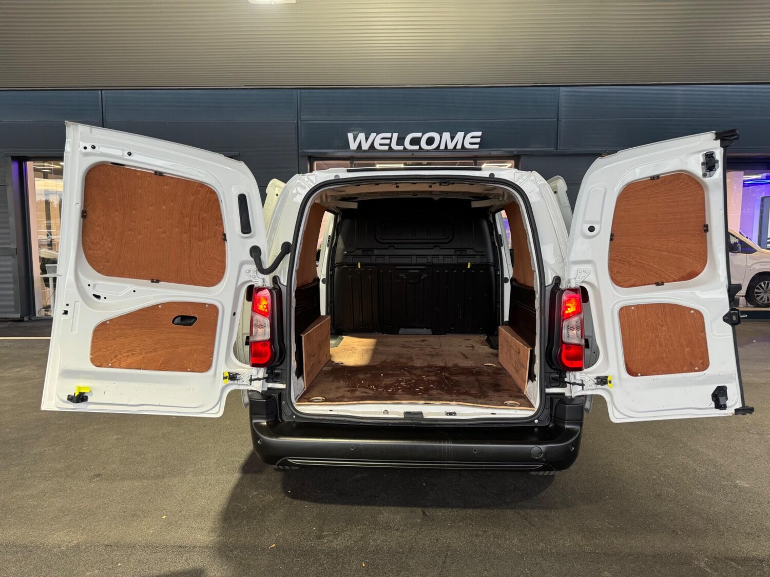 Used Peugeot Partner 2022 for sale - 76360939: Photo 25