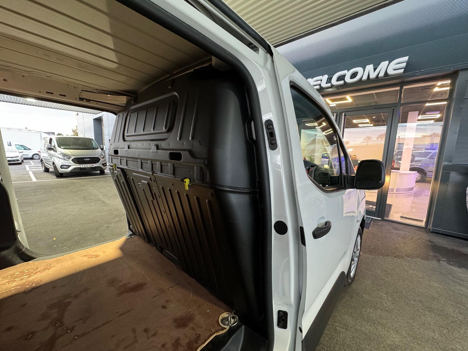 Used Peugeot Partner 2022 for sale - 76360939: Photo 29