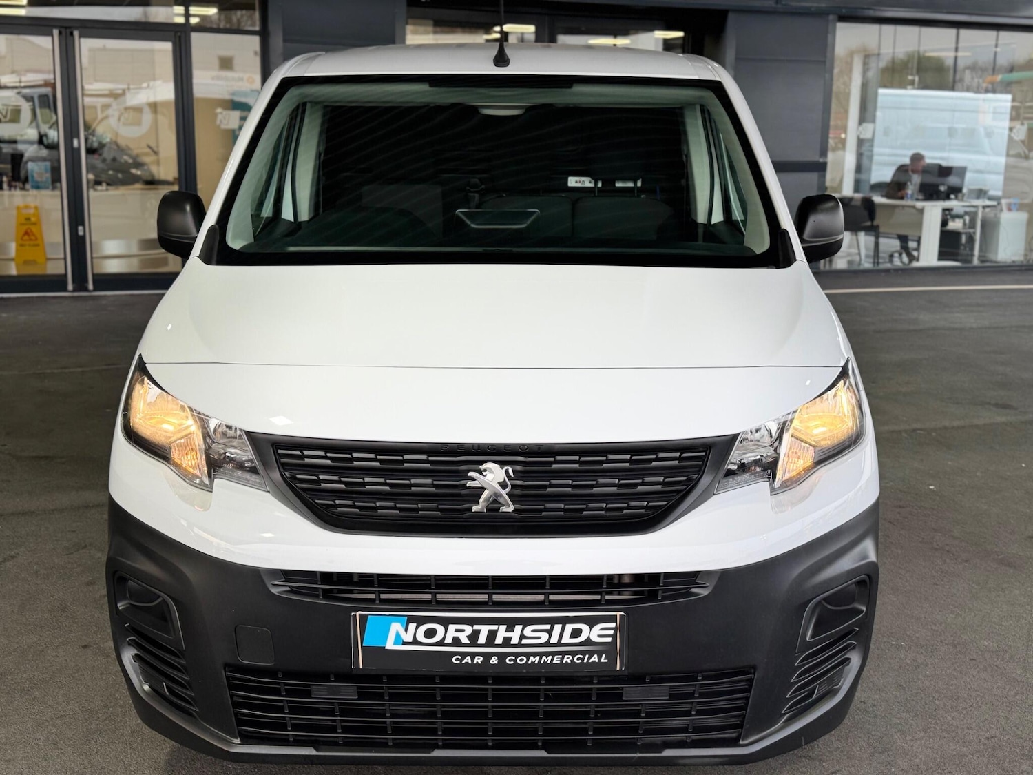 Used Peugeot Partner 2023 for sale - 77969701: Photo 2