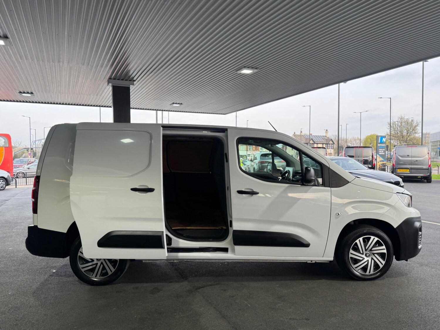 Used Peugeot Partner 2023 for sale - 77969701: Photo 20