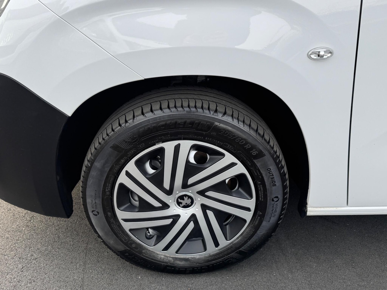 Used Peugeot Partner 2023 for sale - 77969701: Photo 31