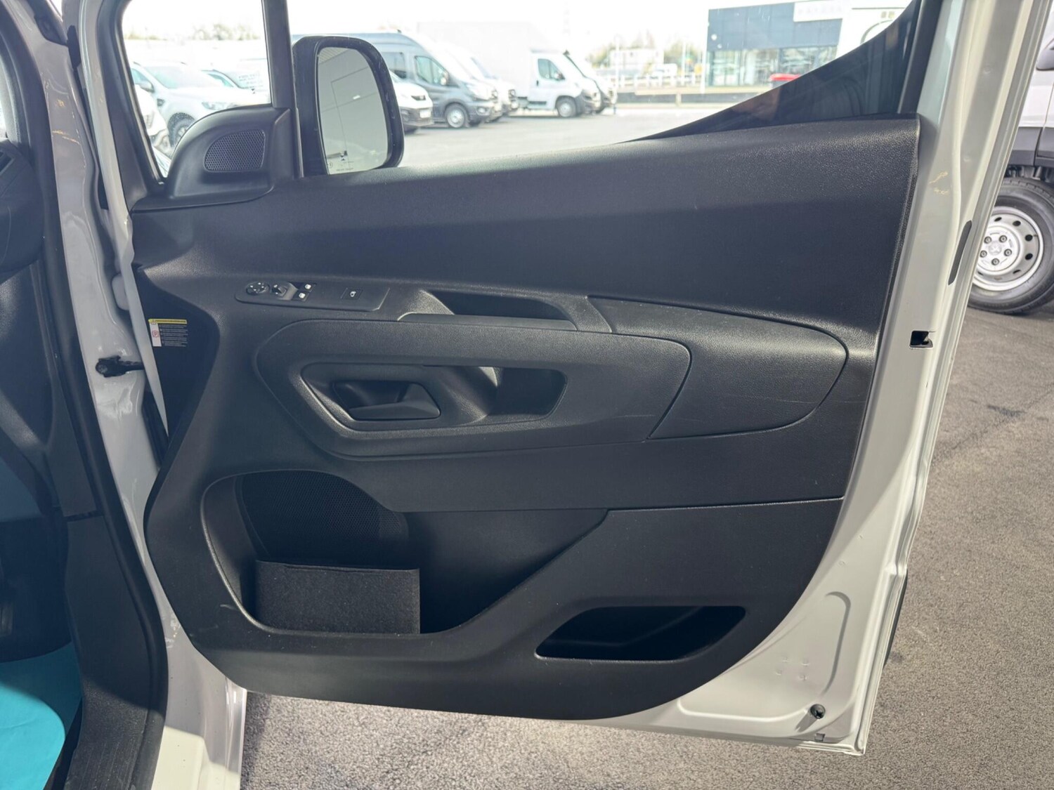 Used Peugeot Partner 2023 for sale - 77969701: Photo 36