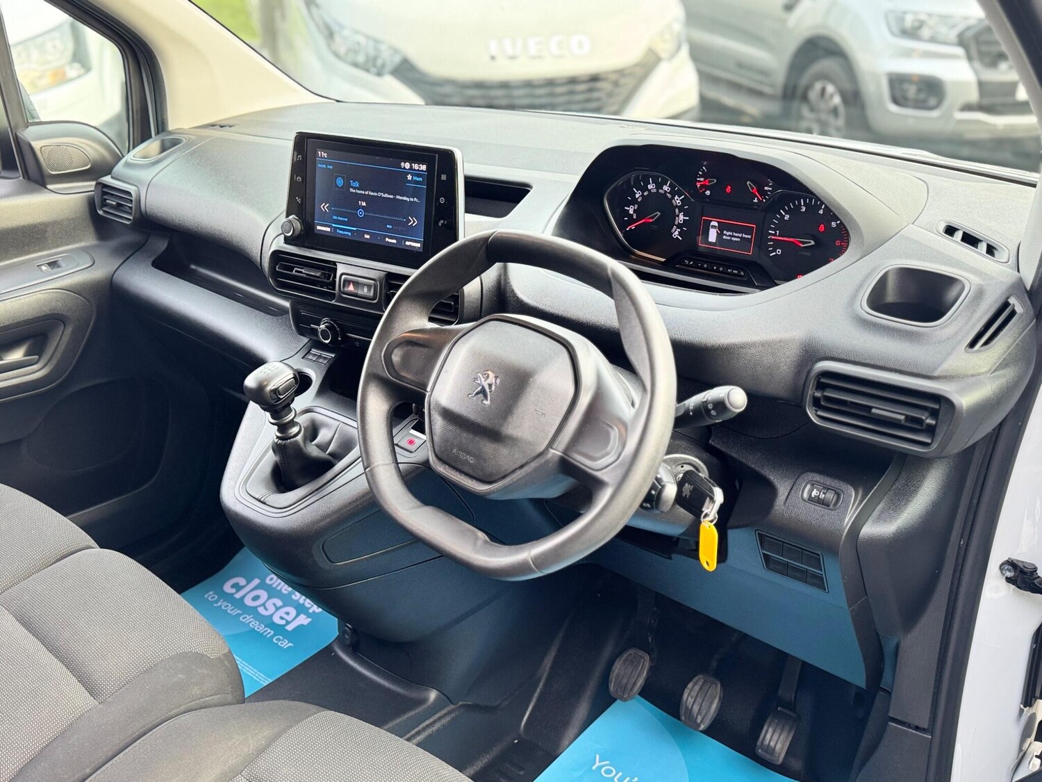 Used Peugeot Partner 2023 for sale - 77969701: Photo 38