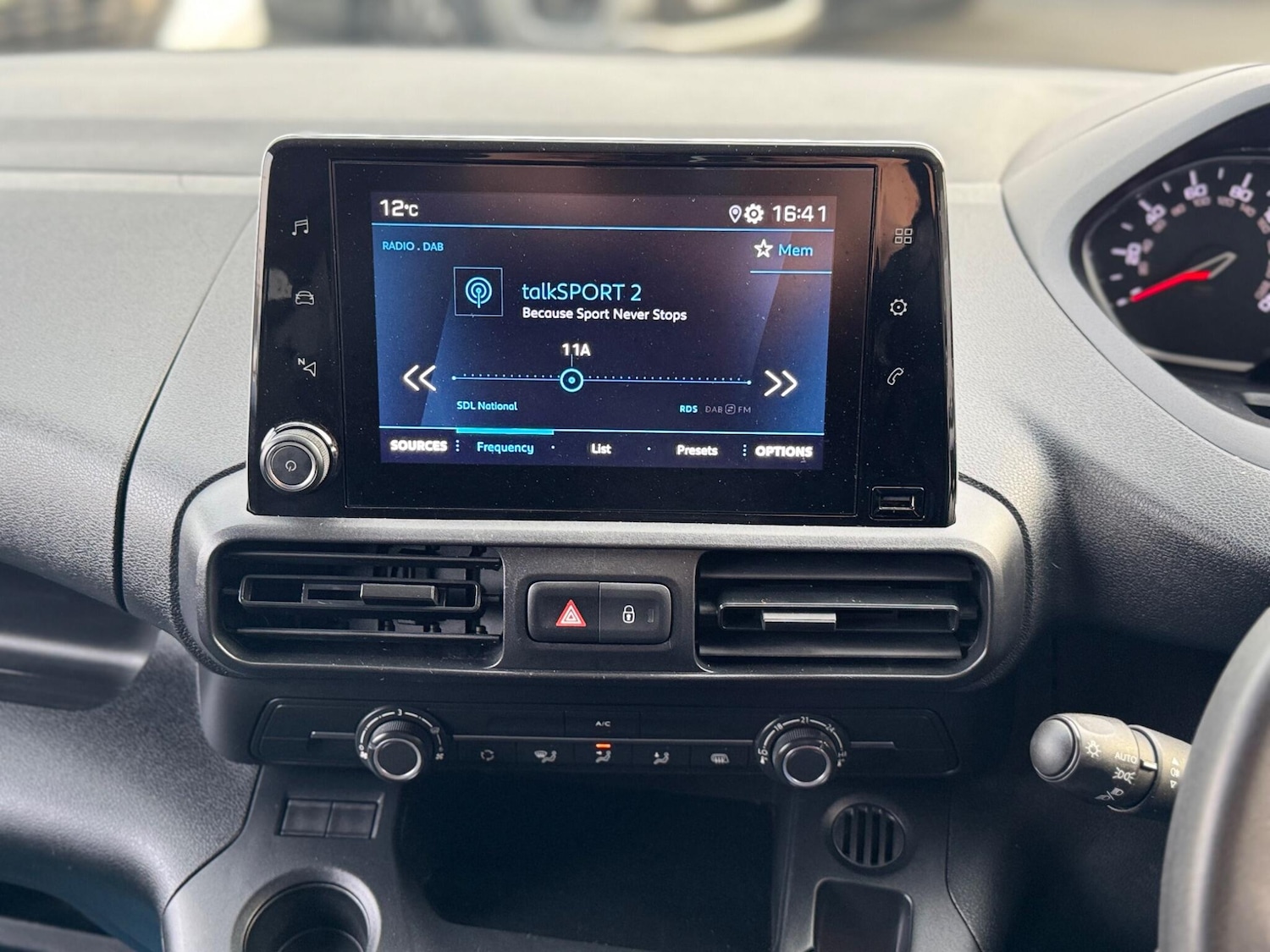 Used Peugeot Partner 2023 for sale - 77969701: Photo 44