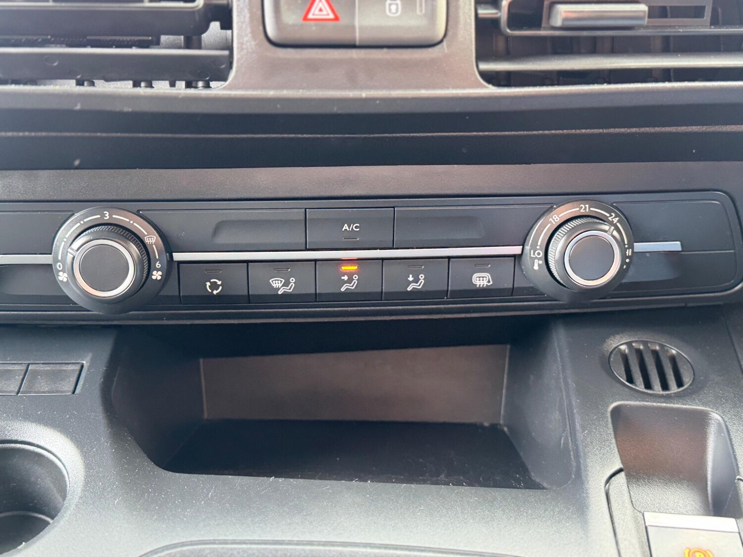 Used Peugeot Partner 2023 for sale - 77969701: Photo 46