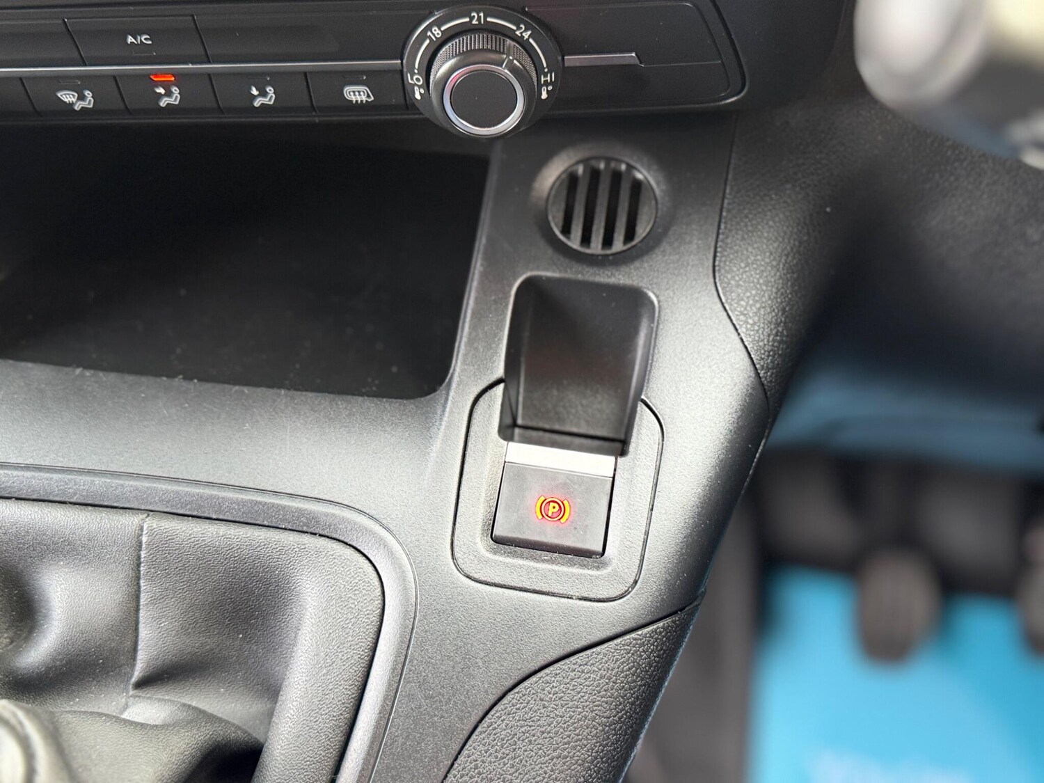 Used Peugeot Partner 2023 for sale - 77969701: Photo 48