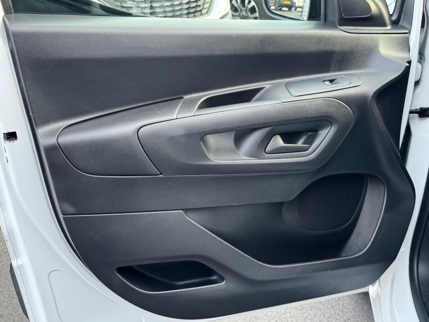 Used Peugeot Partner 2023 for sale - 77969701: Photo 51