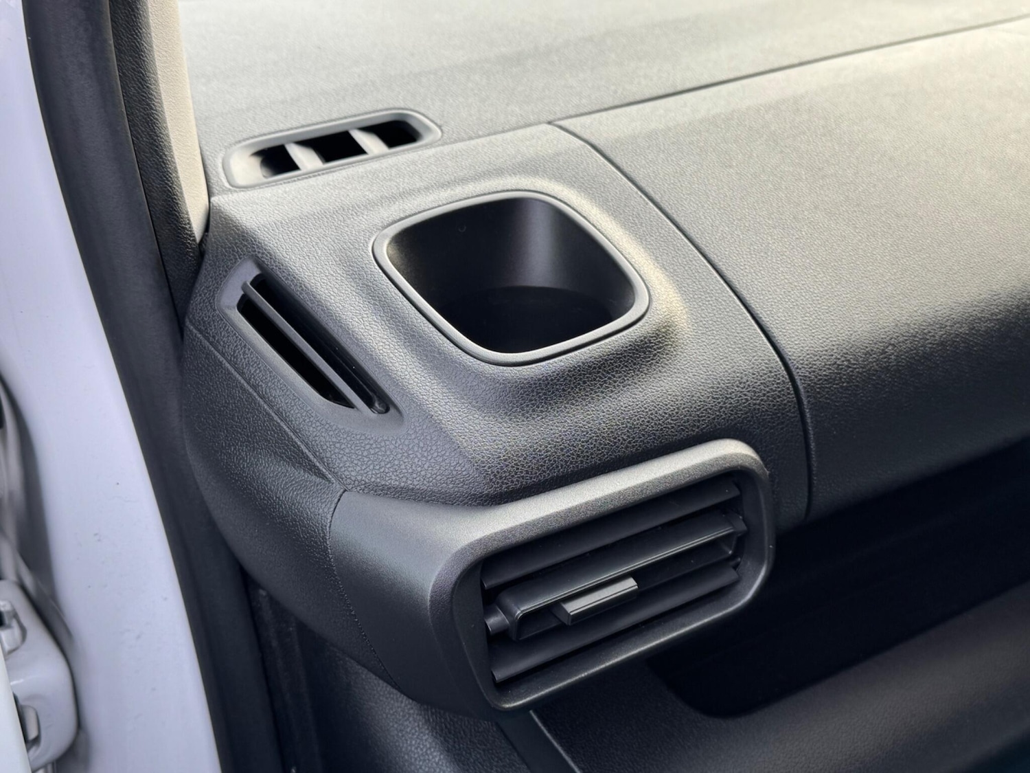 Used Peugeot Partner 2023 for sale - 77969701: Photo 54