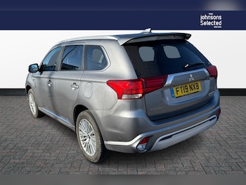 Used Mitsubishi Outlander 2019 for sale - 76312047: Photo 2