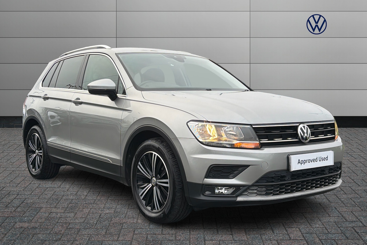 Used Volkswagen Tiguan 2018 for sale - 77010211: Photo 1