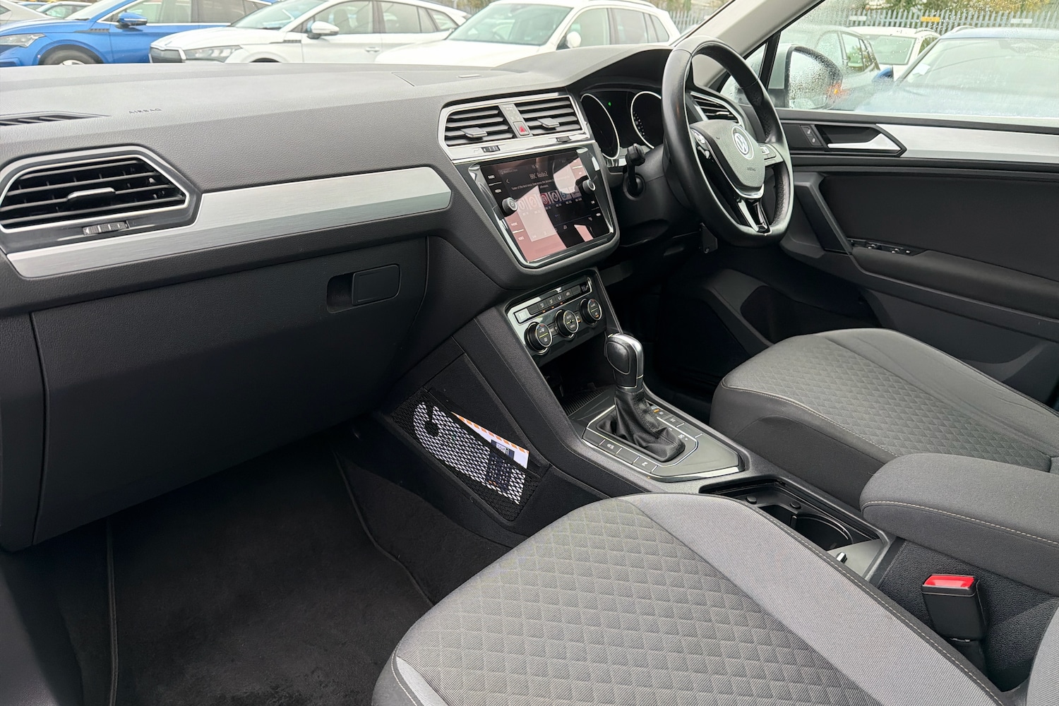 Used Volkswagen Tiguan 2018 for sale - 77010211: Photo 2