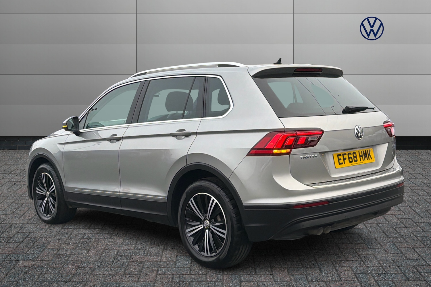 Used Volkswagen Tiguan 2018 for sale - 77010211: Photo 3