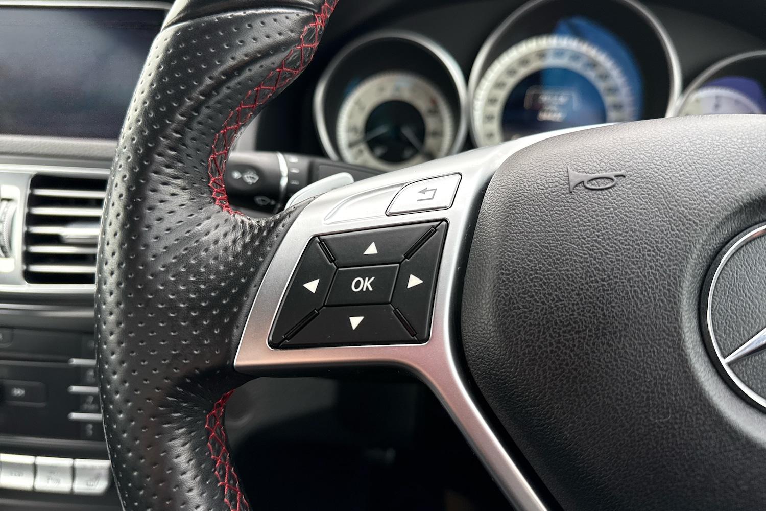 Used Mercedes-Benz E Class 2015 for sale - 76241772: Photo 17