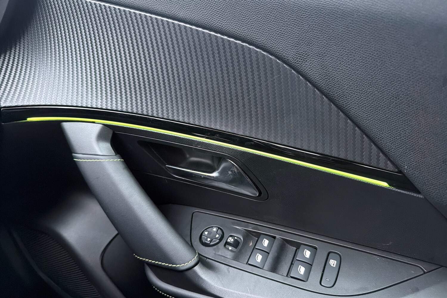 Used Peugeot 2008 2021 for sale - 77018295: Photo 23