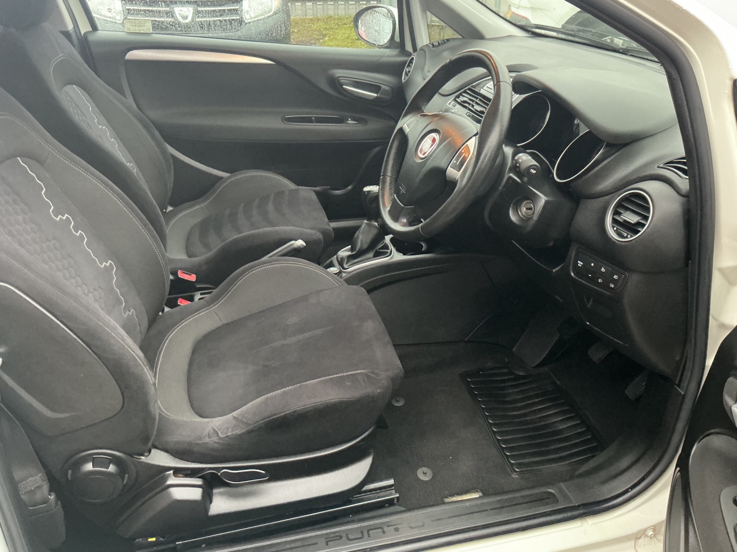 Used Fiat Punto 2014 for sale - 77565781: Photo 7