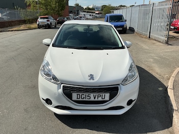 Used Peugeot 208 2015 for sale - 79520019: Photo