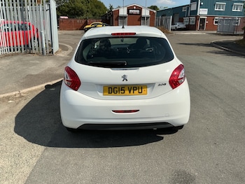Used Peugeot 208 2015 for sale - 79520019: Photo