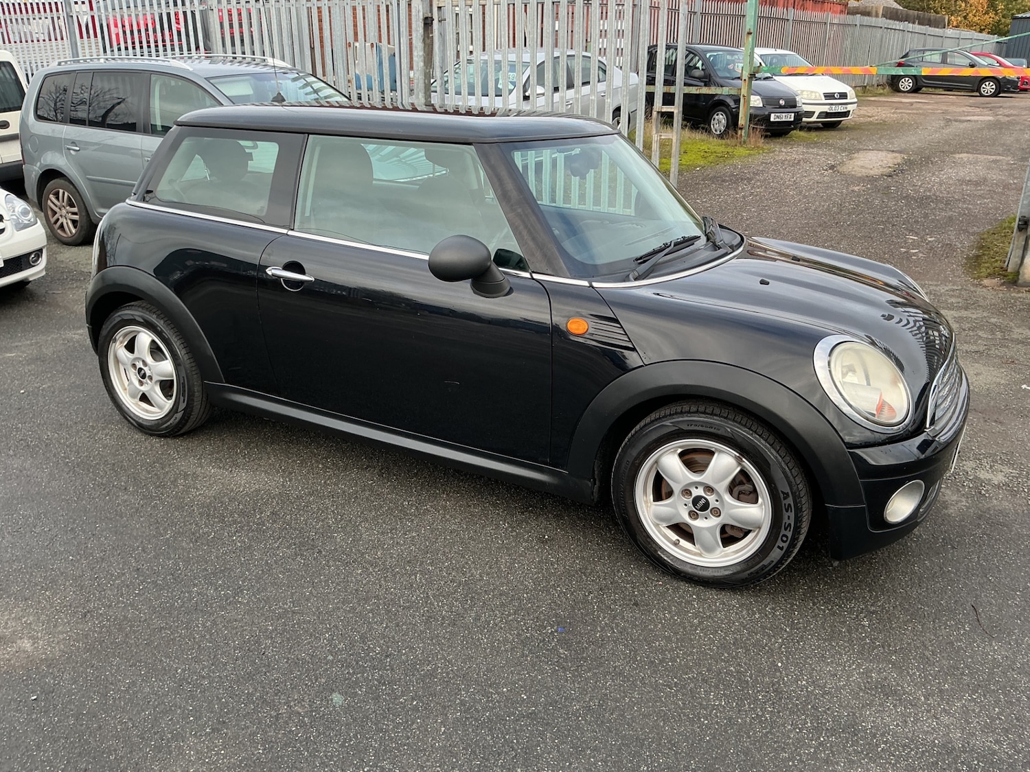 Used MINI Hatch 2010 for sale - 76451993: Photo 1